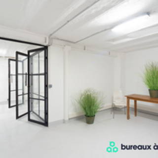 Bureau privé 14 m² 4 postes Location bureau Rue Saint-Maur Paris 75010 - photo 5